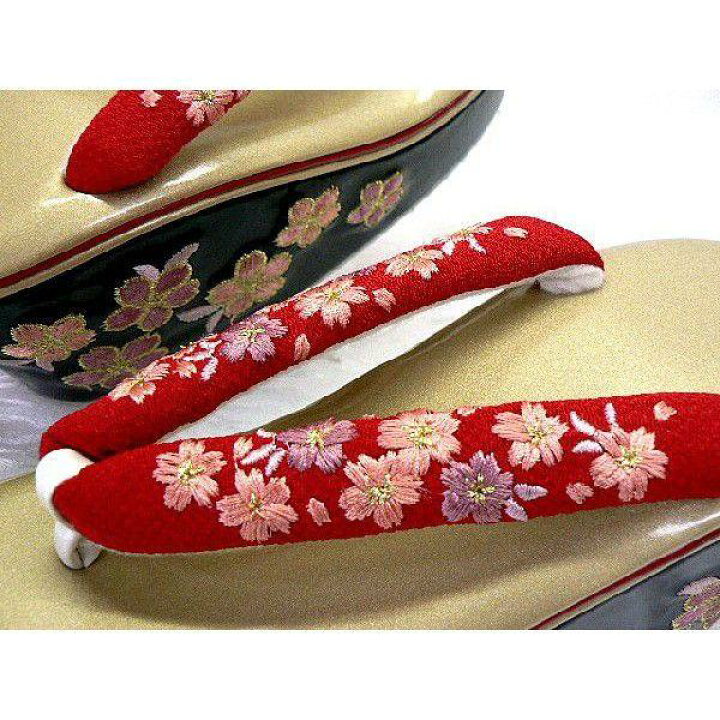楽天市場】振袖用草履 ハイヒール型の刺繍草履 左右別型 刺繍鼻緒 金台 