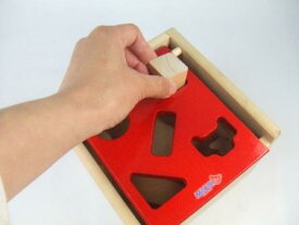 Mポストボックス・赤 木のおもちゃ 型はめ 1才 知育玩具 1歳 2歳 木製 パズル 出産祝い ラッピング無料