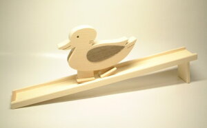 \ギフトラッピング無料/スロープ人形・あひる 木のおもちゃ スロープ 木製 木のおもちゃ 出産祝い 知育玩具 トコトコ