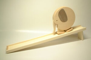 \ギフトラッピング無料/スロープ人形・ぞう 木のおもちゃ スロープ 転がる 木製 木のおもちゃ 出産祝い 知育玩具 トコトコ