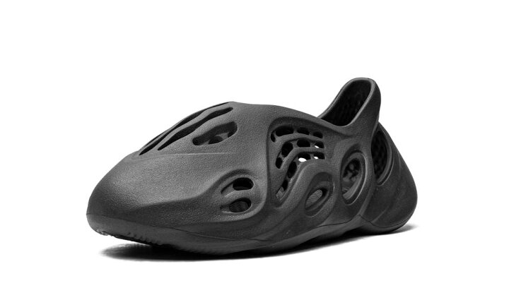 楽天市場】adidas イージー フォーム ランナー Yeezy Foam Runner 