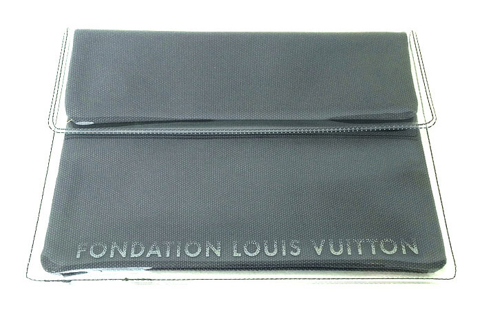 パリ限定！LOUIS VUITTON ルイヴィトン美術館 タブレットケース 小物ポーチ FONDATION LOUIS VUITTON Tablet Pouch