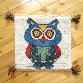 ペルシャ ギャッベ 【 本場 イラン産 】 新柄 37.5x40cm 厚み 2.57cm アイボリー ベージュ フクロウ柄 約40x40cm 座布団 セール ギャベ チェアマット ウール100% 天然素材 草木染め 手織り 絨毯 ラグ 赤ちゃんも安心 カシュガイ族 遊牧民族 プレゼント T5865