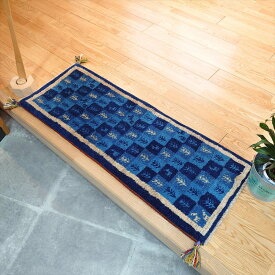 ペルシャ ギャッベ 本場 イラン産 115x43cm 厚み 2.47cm ブルー 青 生命の木 ヤギ Gabbeh 赤ちゃんも安心 遊牧民族 ソファ前 ミニランナー 細長い キッチンマット 上がり框 RD7534