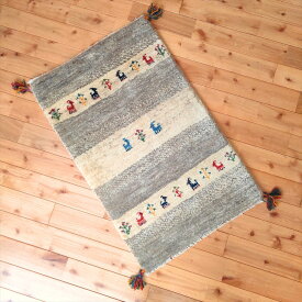 ペルシャ ギャッベ 【本場イラン産】 90x57cm 厚み 2.25cm アイボリー ベージュ グレー グラデーション 縞模様 原毛 生命の木 ヤギ ウール100% セール ギャベ 玄関マット 天然素材 草木染め 手織り 絨毯 ラグ Gabbeh 赤ちゃんも安心 遊牧民族 RJ14924