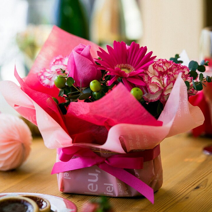 楽天市場 花 ワイン ギフト スパークリングワイン フランス 750ml やや甘口 泡 生花 フラワーアレンジメント ピンク バラ カーネーション フラワーギフト プレゼント フラワーギフト おしゃれ かわいい 妻 お母さん 彼女 友人 誕生日 記念日 女性 ワイン ギフト