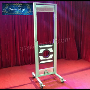VfbNXt`M`~French guillotine illusion~