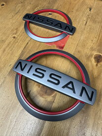 日産現行型　NISSAN ノート　オーラ　純正フロントエンブレム　NISMO仕様　ニスモ　NISSAN ニッサン