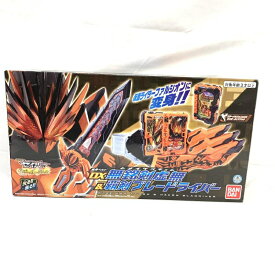 【中古】開封)仮面ライダーセイバー 変身ベルト DX無銘剣虚無&覇剣ブレードライバー[91]