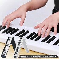 折りたたみ 電子ピアノ 88鍵盤 キーボード デジタルピアノ 充電式 MIDI 譜面台 ペダル 収納ケース 折り畳…