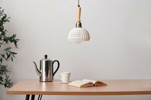 【ライト】 照明 LED対応 天然木 陶器 吊り下げ式 ペンダントライト リビング キッチン おしゃれ レトロ ダイニング 寝室 カフェ 天井照明 ホワイト 白 シンプル 長さ調節