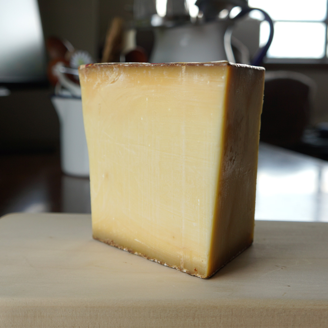スーパーセール期間限定スーパーセール期間限定コンテ チーズ 18ヵ月熟成 約570g 不定貫 AOP フランス産 ハード セミハードチーズ  毎週水・金曜日発送 チーズ