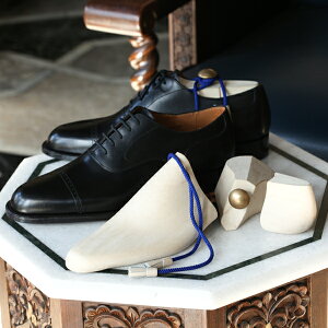 Shoe Tree modeled for OTSUKA M-5iOTSUKA M-5 pV[c[jy2oׁz