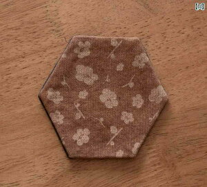 コースター おしゃれ キッチン 雑貨 インテリア 綿 リネン 生地 ソーサー 滑りにくい 断熱 火傷防止 防水 コップ タンブラー 六角形 梅 ウサギ 茶 カーキ