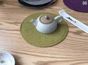 コースター おしゃれ キッチン 雑貨 インテリア リネン コットン 布 ティーポット マット 断熱 滑りにくい 円形 厚手 大きめサイズ シンプル 無地