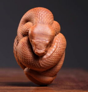 干支 置物 木 無垢材 崖柏 彫刻 インテリア 卓上 オーナメント オブジェ リビング 玄関 縁起物 十二支 巳年 チャイナ おしゃれ ヘビ