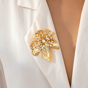 ブローチ レディース レトロ ヴィンテージ風 エレガント フラワーモチーフ 花びら 上品 合金製 電気メッキ加工 ゴールド 普段使い フォーマル パーティー プレゼント