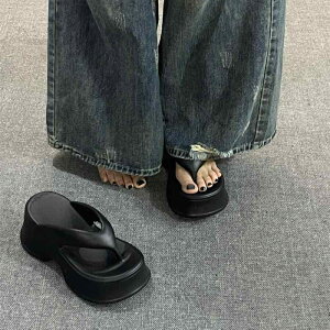 トングサンダル レディース 8cm 厚底 ヒール ビーチサンダル EVA素材 外履き ラウンドトゥ 軽量 クッション性 春夏 カジュアル おしゃれ ブラック ホワイト 黒 白 リゾート 海 プール 普段使い