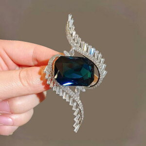 ブローチ レディース 女性用 レトロ ヴィンテージ風調 クリスタル ラインストーン 蝶々結び 天使の翼 凝った細工 合金製 高級感 華やか 結婚式 パーティー フォーマル 普段使い 小物 アクセ