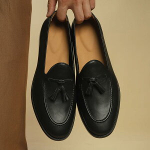 ローファー メンズ 軽量 通気性 春夏 本革 牛革 カジュアル ブリティッシュ タッセル スリッポン ラウンドトゥ ローヒール ゴム底 防滑 皮革インソール 牛革ライニング ブラック