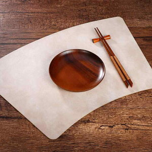 ランチョンマット 北欧風 扇形 レザー 合皮 防水 防汚 両面使用 断熱 耐熱 食卓マット ダイニングテーブル用 円卓用 家庭用 レストラン 来客用 普段使い おしゃれ