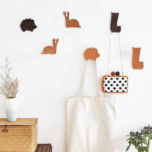 壁掛けフック 木 アニマルモチーフ ブナ材 ウォールナット 無垢材 跡が残らない 粘着フック おしゃれ かわいい コートハンガー 帽子掛け 洋服掛け 玄関 リビング 子供部屋 インテリア 小物