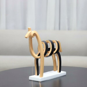 置物 抽象 馬 彫刻 樹脂製 透かし彫り 流線型 モダン シンプル スタイリッシュ オブジェ インテリア アート 書斎 オフィス テレビボード 玄関 リビング デコレーション 飾り
