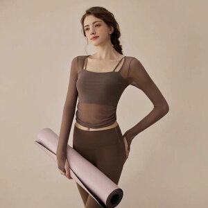ヨガウェア レディース 上下セット フェイクツーピース カップ付き 長袖 トップス テーパードパンツ ポリエステル 通気性 伸縮性 吸湿速乾 ランニング ジム トレーニング スポーツウェア