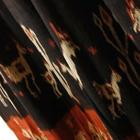 インドネシアの絣織 スンバ島カリウダのイカット タペストリー 飾り布 動物柄 プレゼント アジアン 母の日 エスニック コットン インテリア
