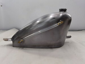 T-29 タンク製作工房 ハーレー用 汎用 ナロー スポーツスタータンク  ゲージあり  9L カスタムタンク