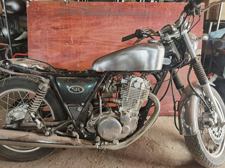楽天市場】T-35 ヤマハ YAMAHA SR400&SR500用 ガスタンク バナナタンク 