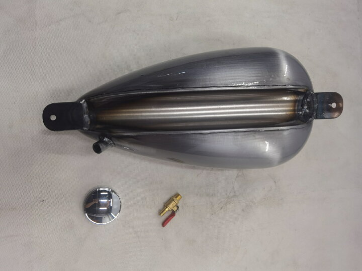 楽天市場】T-139 汎用 ハーレー用 9L マスタングタンク チョッパー 