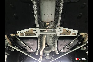 Ultra Racing �~�h�������o�[�u���[�XBMW 5�V���[�Y G30 JA20/JR20�p (ML4-4118)�y�⋭�p�[�c�z�y�����ԃp�[�c�z�E���g�����[�V���O Middle Member Braces