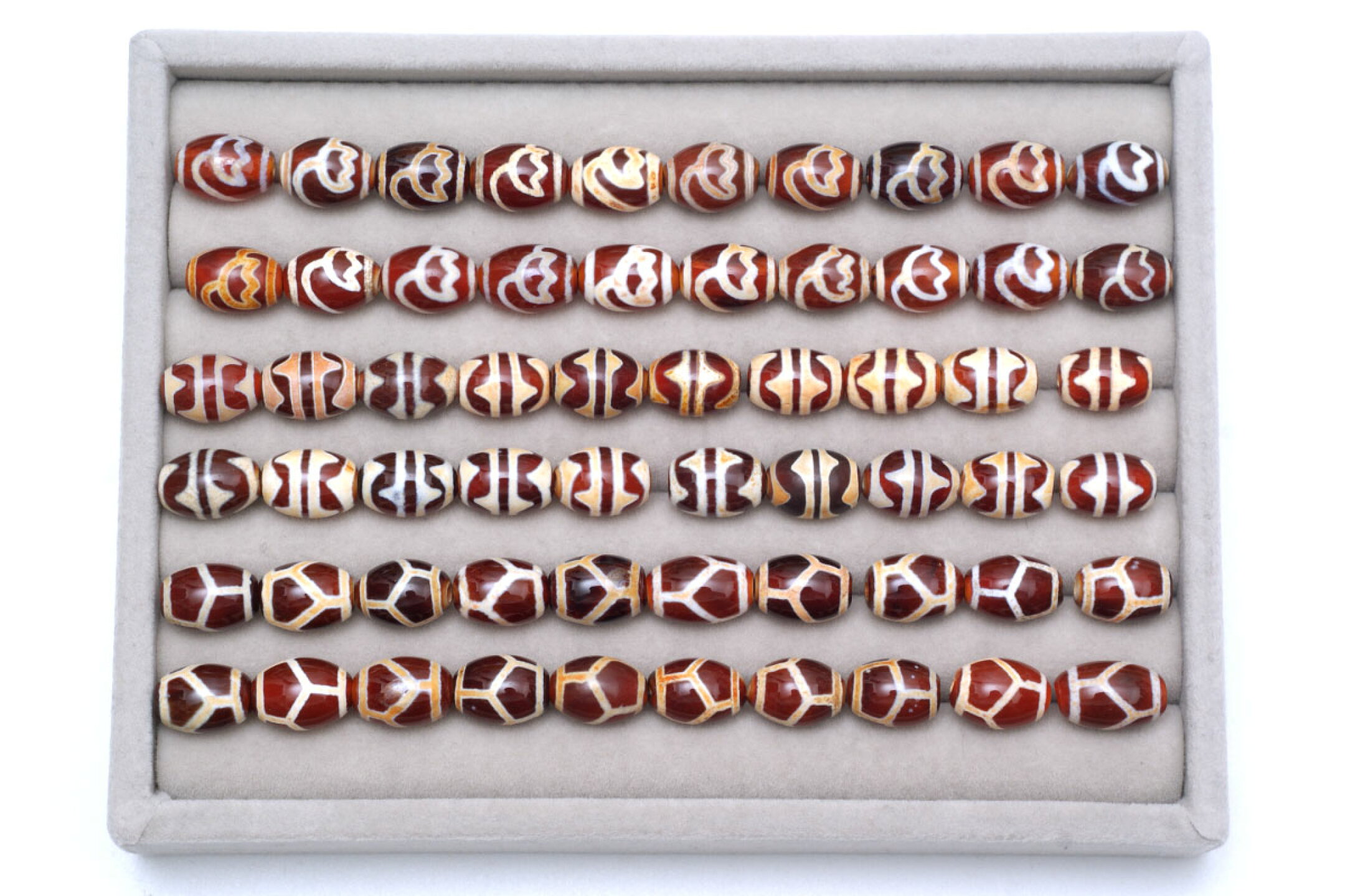 ＞＞＞【トレイ３】紅玉髄天珠の小型14×10ｍｍ（1/2）