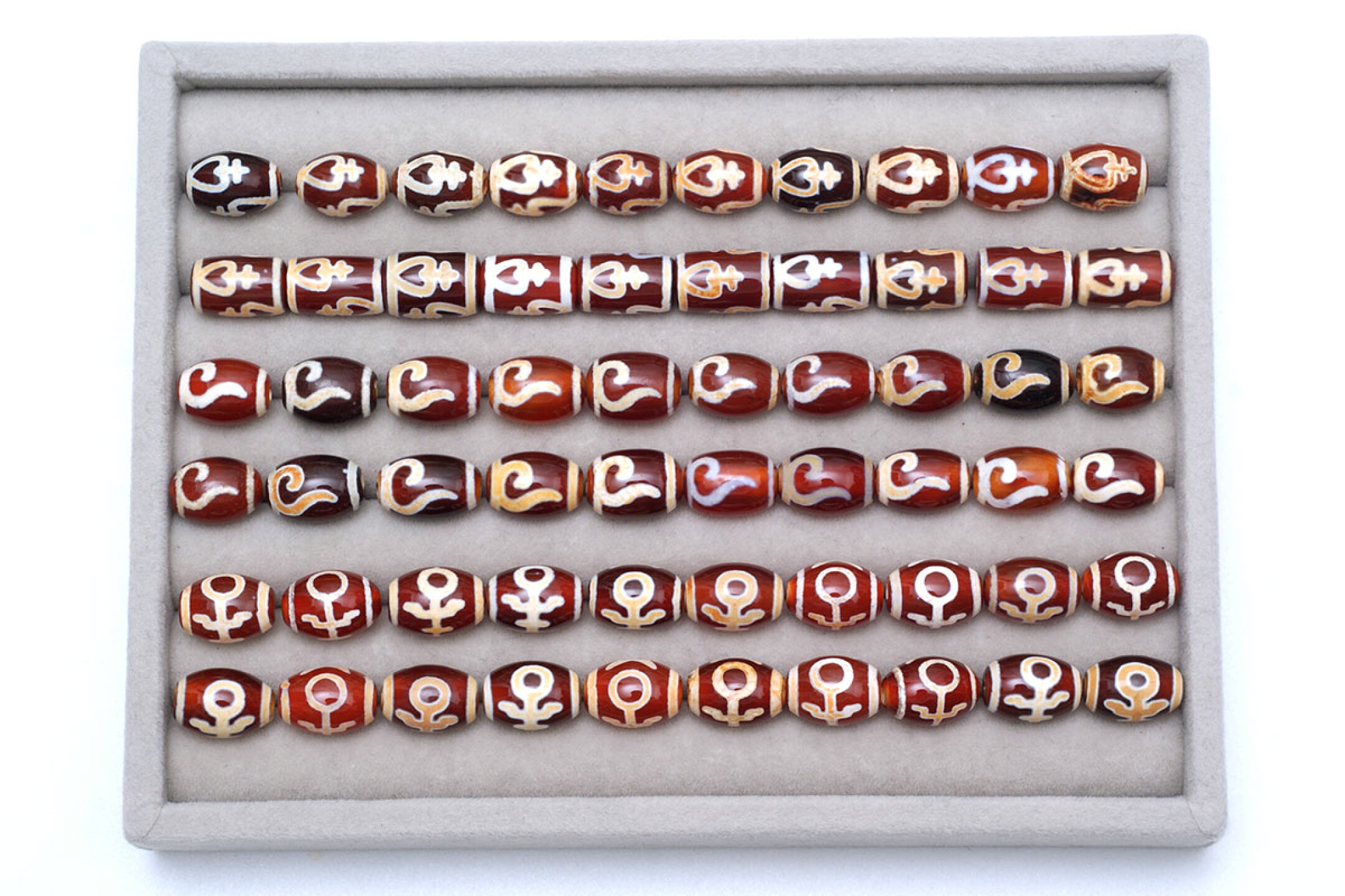＞＞＞【トレイ４】紅玉髄天珠の小型14×10ｍｍ（1/2）
