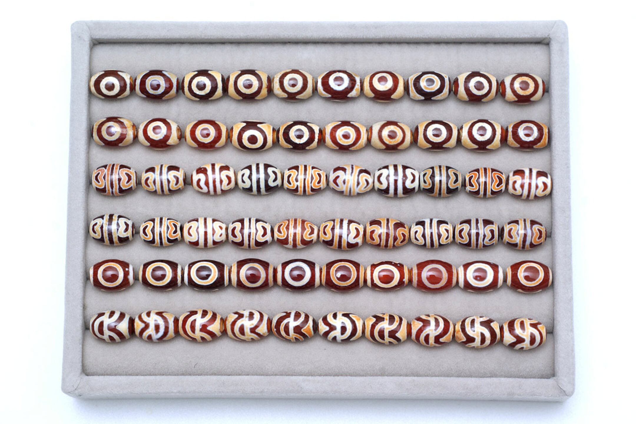 ＞＞＞【トレイ６】紅玉髄天珠の小型14×10ｍｍ（1/2）