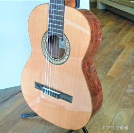クラシックギター　やや小さなミディアムスケール 630mm　スペイン製