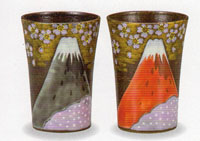 毎週更新 お好きな焼酎とお好きなカップで 九谷焼 ペアフリーカップ 金雲桜富士 信用