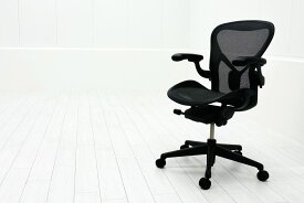 ハーマンミラー アーロンチェア リマスタード Bサイズ ライトシリーズ 中古 2018年製 Herman Miller Aeron Chair Remastered 中古オフィス家具 グラファイト【安心の6ヶ月保証・初期不良返品交換】