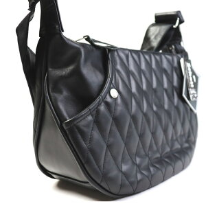 �y�|�C���g10�{�z ���K��舵���X 3109022 Schott �V���b�g PADDED BANANA BAG/�p�f�b�h �o�i�i �o�b�O �����Y ���U�[�{�v ���v �{�� ���A�����U�[ �� �u���b�N �{�f�B�[�o�b�O �΂߂����o�b�O