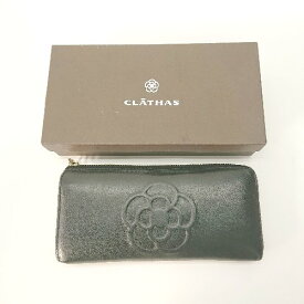 ◇ CLATHAS 花 フラワー 型押し 収納多様 チャーム付 財布 - ブラック レディース E 【中古】