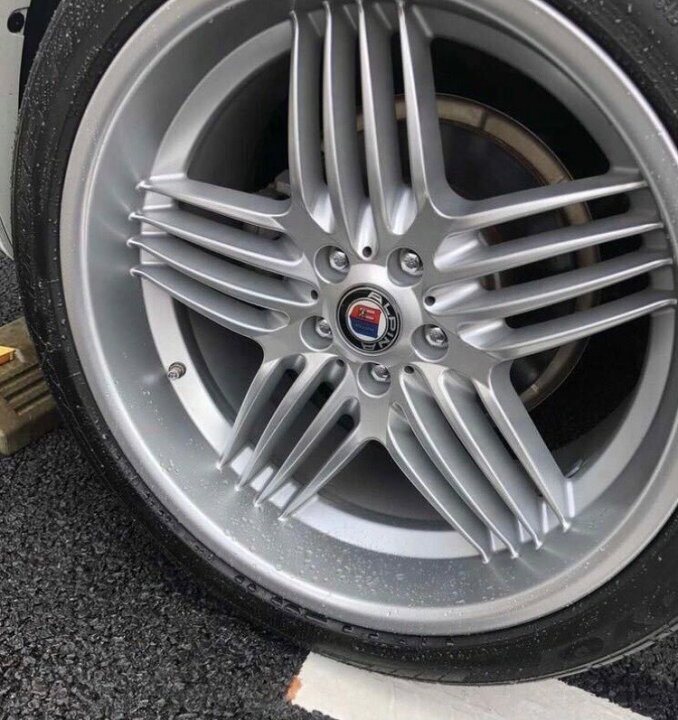 楽天市場 Bmw アルピナ アルミホール専用シルバー塗料 １３ｍｌ タッチペン タッチアップ ペイント 車 ホイール 傷 キズ 傷隠し 塗装 筆付き 色 キズ隠し Diy 塗料 ぺいんと工房