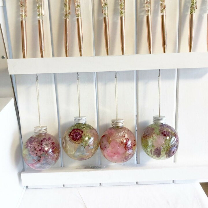 楽天市場 オーナメント ハーバリウム ボール 吊るす 植物標本 プリザーブドフラワー ドライフラワー おしゃれ かわいい インテリア 雑貨 ギフト プレゼント 贈り物 記念日 誕生日 ハンドメイド雑貨 ホワイトデー 女性 飾り プラスチック 吊るすインテリア 透明屋パク