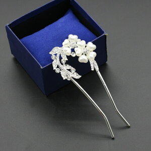 「数量限定 10%OFFクーポン」留袖 髪飾り パール 結婚式 髪飾 花 四つ葉 和装 洋装 着物 黒留袖 かんざし 簪 髪留め ヘアアクセサリー ヘアコーム 成人式 入学式 卒業式 30代 40代 50代 60代 在庫1