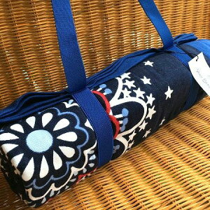 1IVera Bradley Fubh[ r[`uPbg Beach Blanket Fireworks Medallon