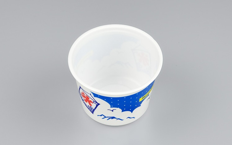 夏の定番 使い捨てのかき氷カップで夏らしい雰囲気に 使い捨て容器 UFカップ95-270 2000枚 ケース 毎日激安特売で 送料込 営業中です 氷本体