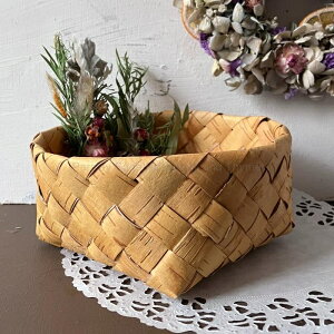 白樺 小物入れ かご 白樺細工 カゴ 籠 12×12×7 バスケット フィンランド ビヨルク bjork コイブ koivu ベレスタ ロシア しらかば シラカバ 手工芸 民芸 工芸 美術 アート 置物 雑貨 飾り