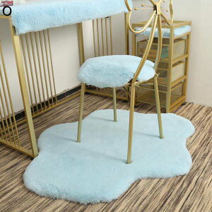 カーペット ラグ 不規則 シャギー ファー チェアマット 足元マット 厚手 低反発 速乾 耐磨耗性 掃除易い 玄関 脱衣所 廊下 出窓 可愛い おしゃれ ベッドサイド リビングルーム 70x90 110x90