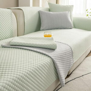 ソファーカバー シートクッション 夏の季節 涼しい サマースリーピングマット 通気性 折りたたみ 寝具 凉席 快適敷きパッド かけるだけ ズレない おしゃれ シンプル 北欧 3人 夏 2人掛け 70x