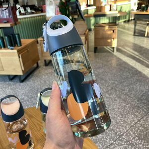 クリア ボトル 直飲み 水筒 スポーツウォーターボトル すいとう 蓋付き 漏れなし 使いやすさ 携帯用 軽量 ファッション 通勤 保育園 幼稚園 通園 学校 旅行 水飲みコップ プラスチック 給水